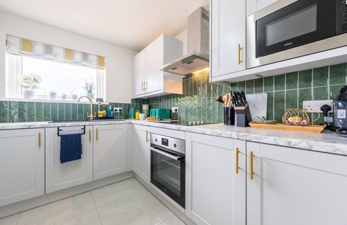 Newport House | Emerald House by Tŷ SA