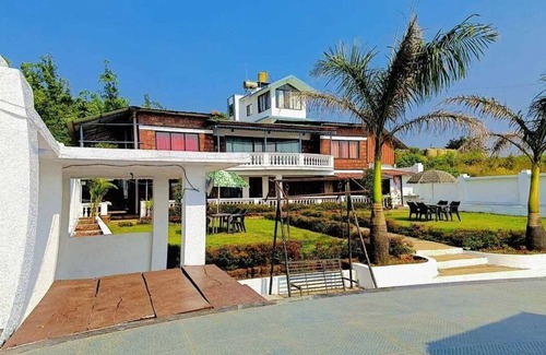 Medha Villa | Emerald Villa