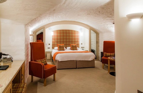 Newcastle Emlyn Hotel | Emlyn Hotel