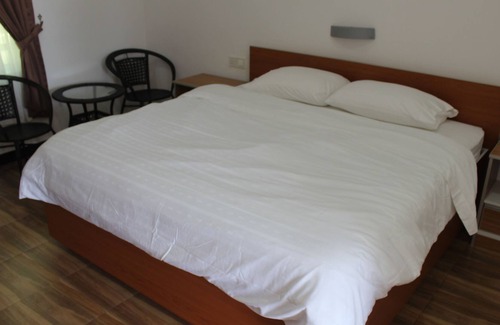 Kampung Gong Rengas House | Emma Guesthouse 1