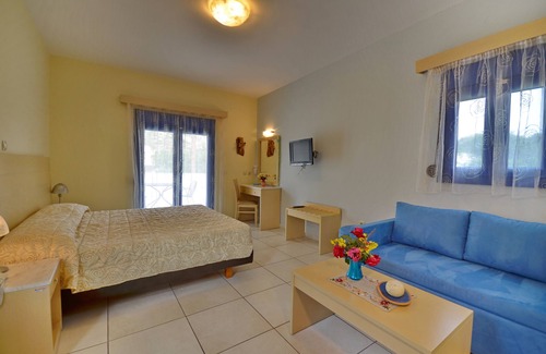 Emporios Hotel | Emporios Bay Hotel