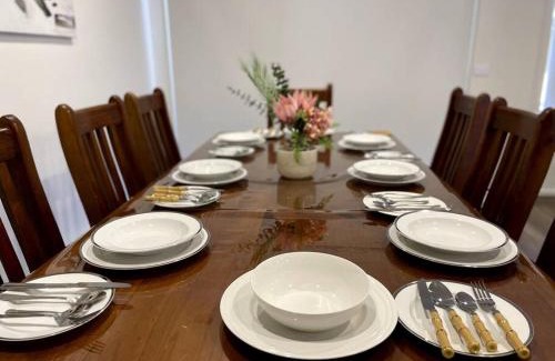 Wallan Villa | Empty Boat - Spacious 5 Bedroom Entire Modern home in Wallan