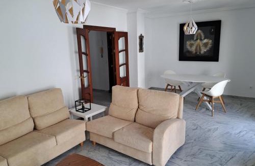 Lebrija Apartment | Encanto Urbano: Piso céntrico totalmente equipado