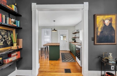 Xenia House | Enchanting Bungalow - 2BR Historic Hidden Gem