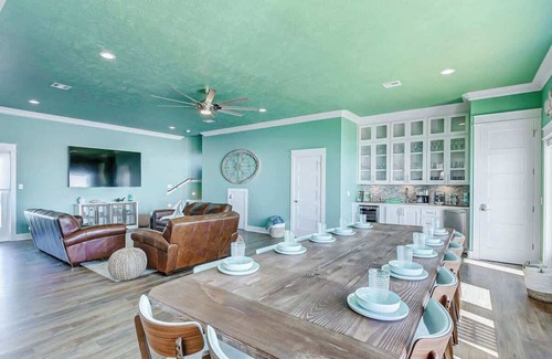 Crystal Beach House | Endless Horizons Beachfront