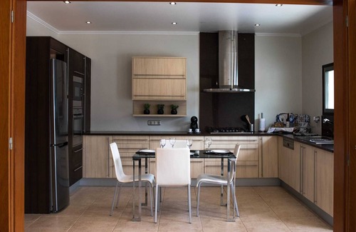 Capelas House | English House