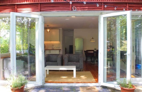 Kleinzerlang House | Enjoy your vacation on a spacious private property right by the water