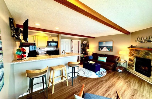 Onekama Condo | ENJOY 2 LAKES: NEW Portage Lakefront condo-HOT TUB OPEN ALL WINTER! One Bdrm.