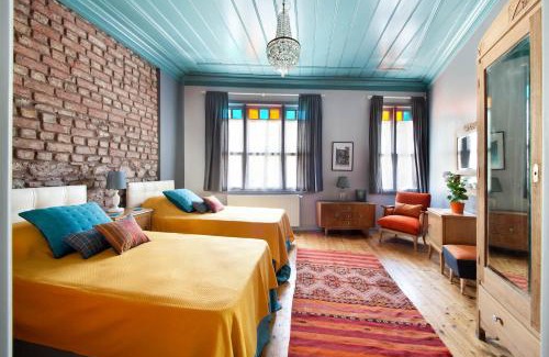 Balat House | Enjoy Golden Horn views from Tangerine house