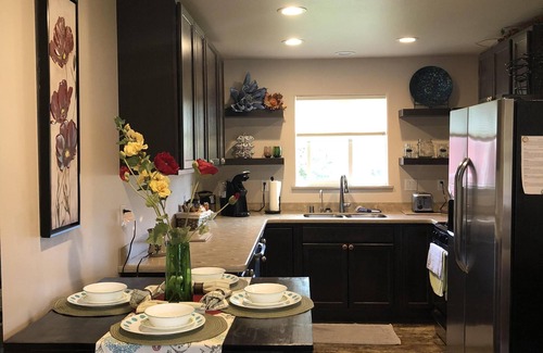 Soldotna Apartment | Enjoy the creature comforts of a home