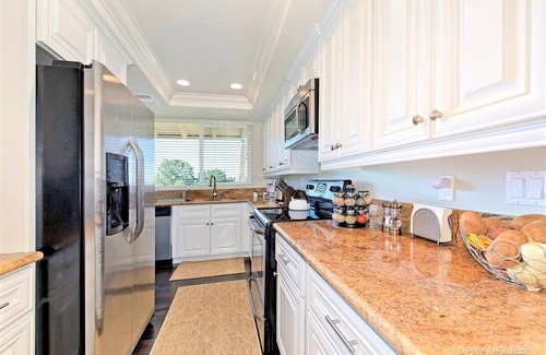 Lomas Santa Fe Country Club Villas House | Enjoy views of the Pacific and Adjacent to the Lomas Santa Fe Country Club