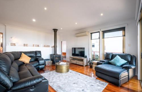 Swansea House | Ensorcelled - Freycinet Holiday Houses