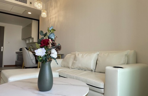 Khlong San Condo | Entire Condo 5 min walk to Iconsiam/BTS Klongsan Super fast wifi