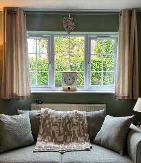 Carterton House | Entire Cotswolds barn retreat
