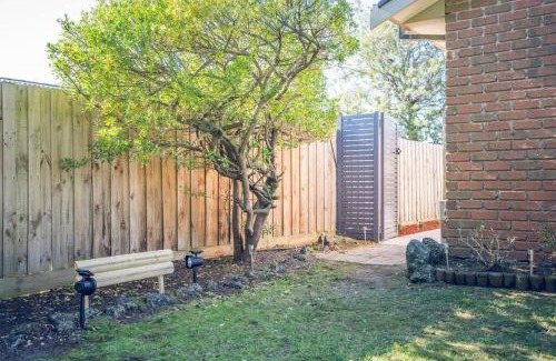 Mount Waverley Villa | Entire Cozy 2-Bedroom House in Mount Waverley