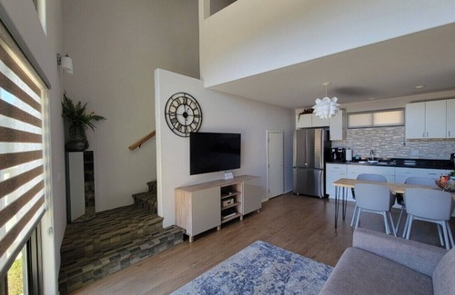 La Habra Heights House | Entire guest house close to hiking. canyon view