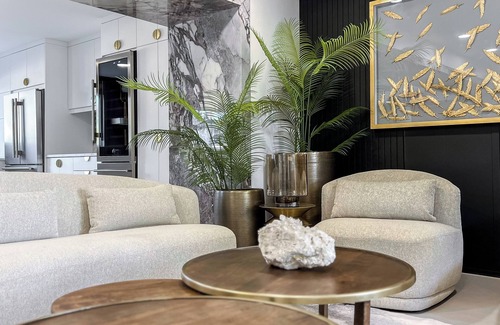 Northwest Edmonton House | *Entire Home*Luxury Retreat*Hot Tub*A/C