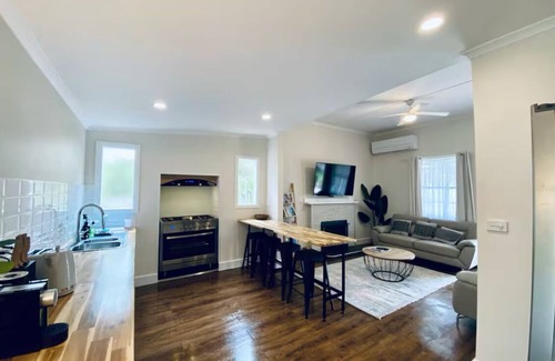 Orbost House | Entire home - The Blue Cottage* Modern 3 bedroom