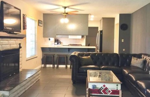 Carmichael House | Entire House in Sacramento Family Friendly