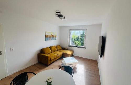 Lippstadt Apartment | Entire House l 12 Beds l 8 Room l Floor-Heating l WiFi