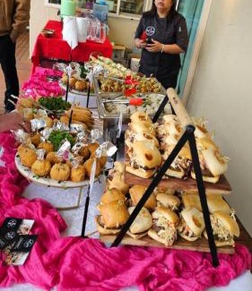 Blenheim House | Entire Poolside Accommodation