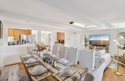 La Presa House | Entire Private 4-Bedroom Home w Gated Yard, Parking, King Bed, Available Now