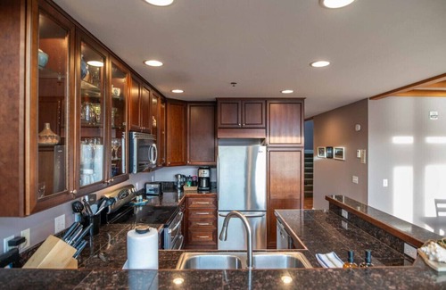 Homer House | Entire Waterfront Property on the Spit