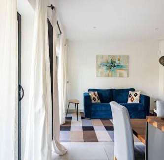 Rognac Apartment | Entre Aix et Marseille