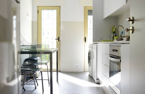 Falca Apartment | Entrecampos 6, luxury T3 apartment with garage.