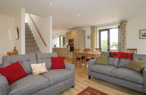 Clochan Cottage | ENZIE STATION COTTAGE, pet friendly, with open fire in Buckie