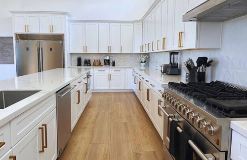 Central Scottsdale House | Epic Fun-Filled Villa | Pickleball & Mini Putt