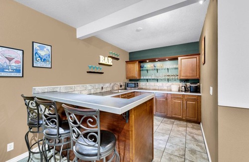 Highlands House | Epic Hillside Retreat Htd Pool HotTub Golf 4400sf