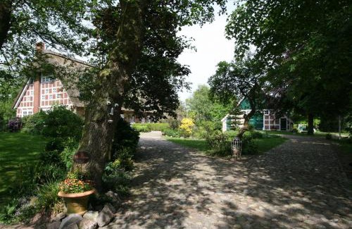 Lauenteil House | Erlenhof-Steinau-Fachwerkhaus-mit-Reetdach