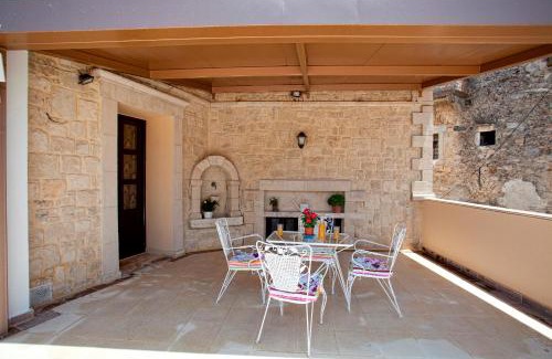 Argyroupoli Villa | Erontas