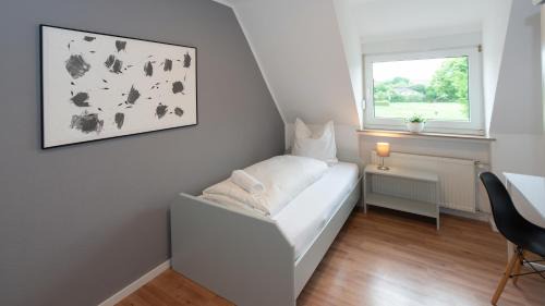 Altendorf-Ulfkotte House | ERSTAY - moderne Zimmer