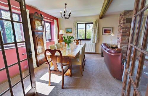 Holyhead House | Erw Fach