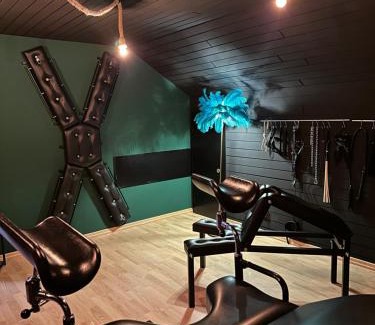 Valdorf Apartment | Erwachsenenhotel BDSM Apartment Hotel Emotion Apartments mit privater Sauna