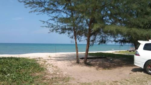 Pelindung Apartment | Eryns Homestay seaview