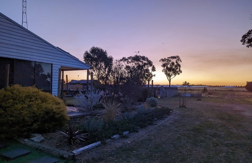 Quambatook House | Escape to and Relax @ The Quambatook Bush Retreat