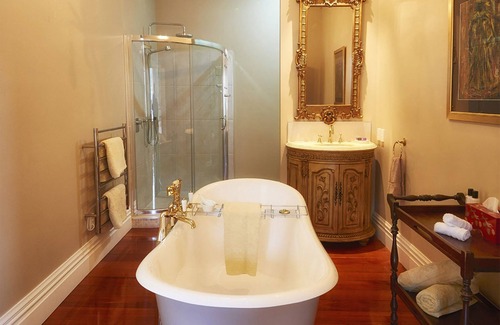 Picton Hotel | Escape To Picton