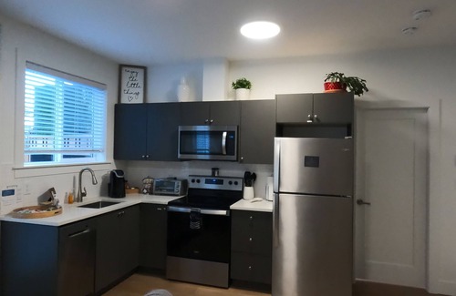 Sooke Apartment | Escape to the Mountains & Ocean with your private hot tub!