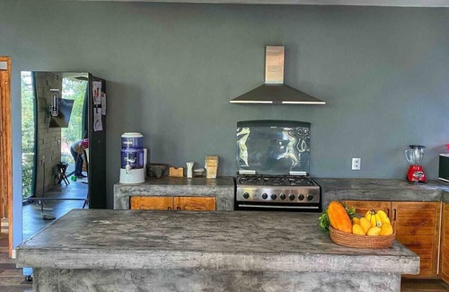 Valle de Bravo House | Escape to Valle: Vista, H. Pizzas, Jacuzzi and Firepit (pet friendly).