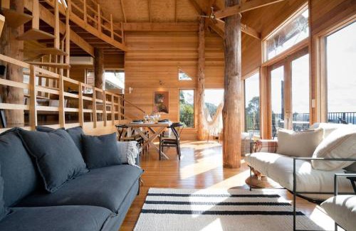 Blackstone Heights House | Esk Treehouse Cabin Unique Home with River Views