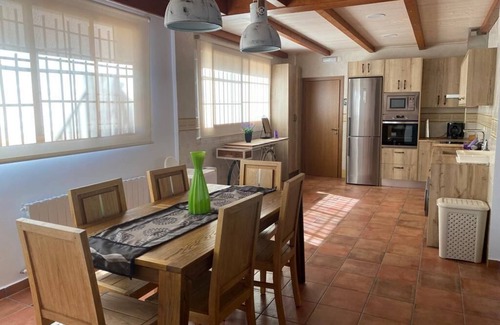 Navarres Cottage | Espectacular Casa en el Lago Playamonte, Ideal Para Familias