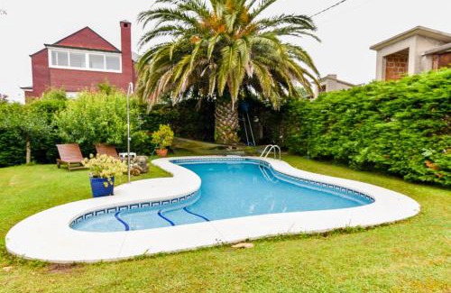 Escobedo House | Espectacular villa con piscina