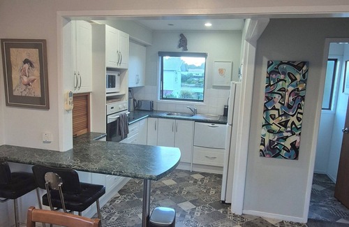 Gisborne House | Esplanade Townhouse