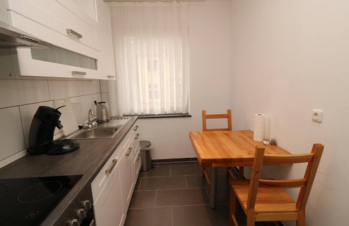 Frohnhausen Apartment | Essen Aprtment with Balcony