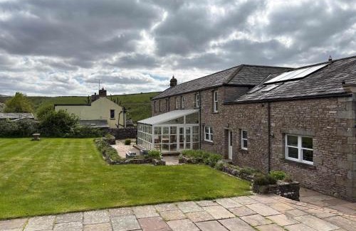 Kirkby Stephen House | Estatesmen Lodge, Hillside Farm