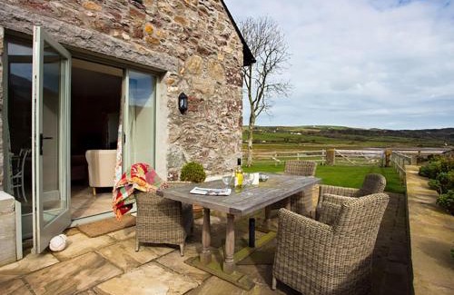 Dulas House | Estuary Cottage