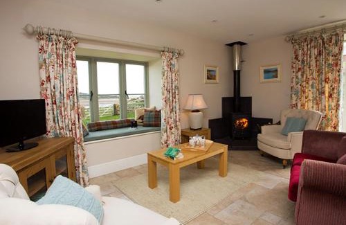Dulas House | Estuary Cottage